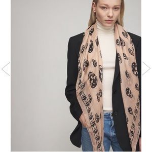 ALEXANDER MCQUEEN CLASSIC SKULL SCARF